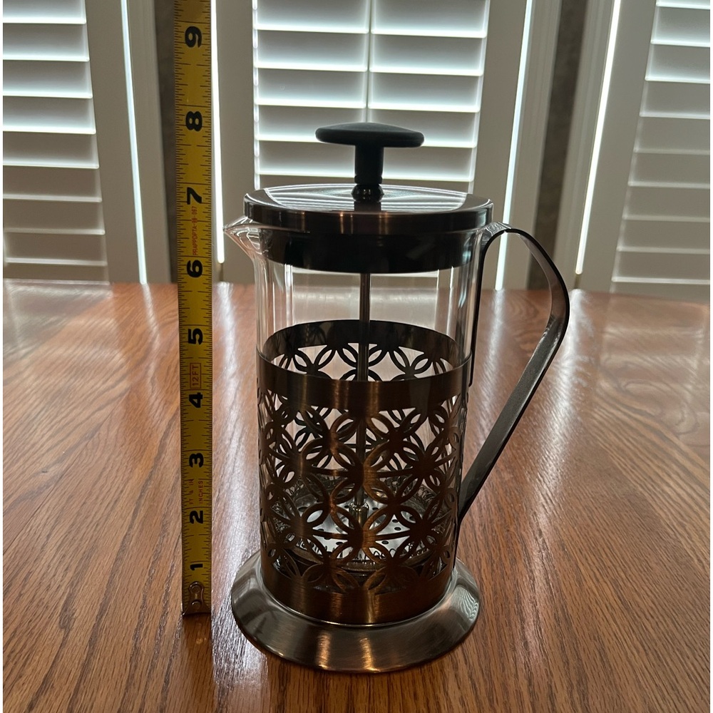 French press coffee maker with 2 matching glass mugs - Picture 6 of 8